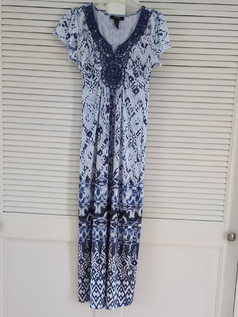 Style & Co. Petite Print Maxi Dress with Embroidered Yoke. Sz PM. Blues & White